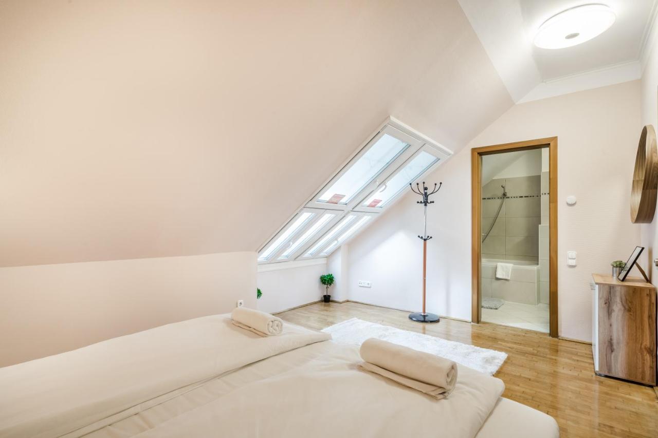 Bpr Timber Loft Home With Balcony Budapešť Exteriér fotografie